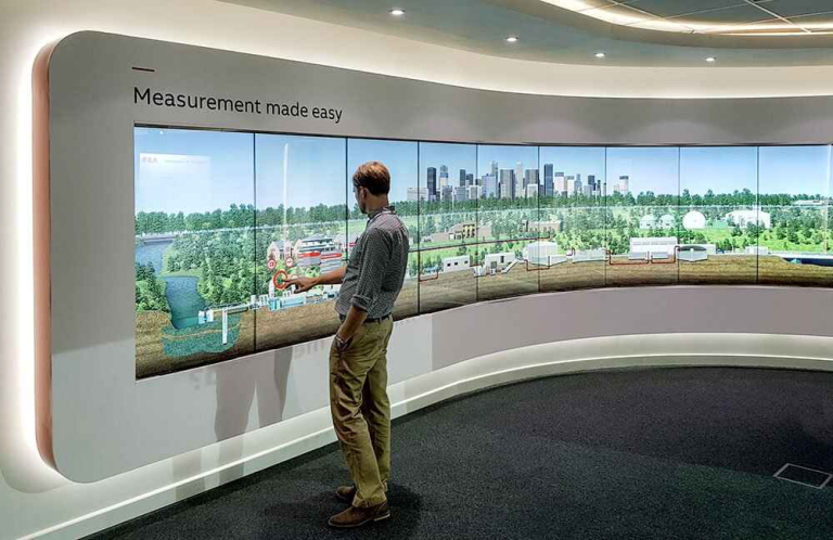 ABB-55-inch-Curved-Interactive-Video-Wall (1)