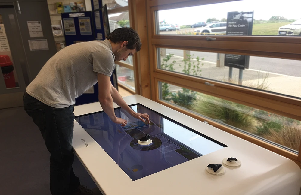 object recognition on interactive touchscreen table